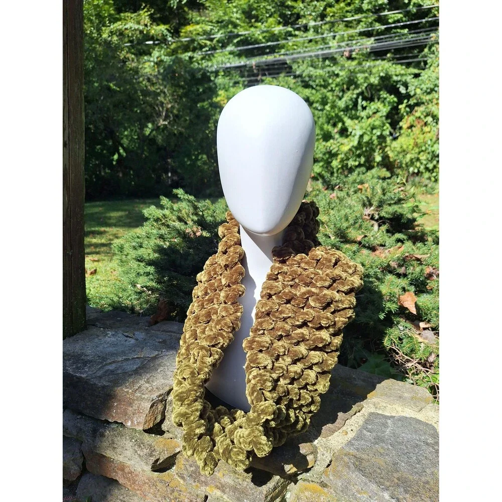 Chunky velvet cowl